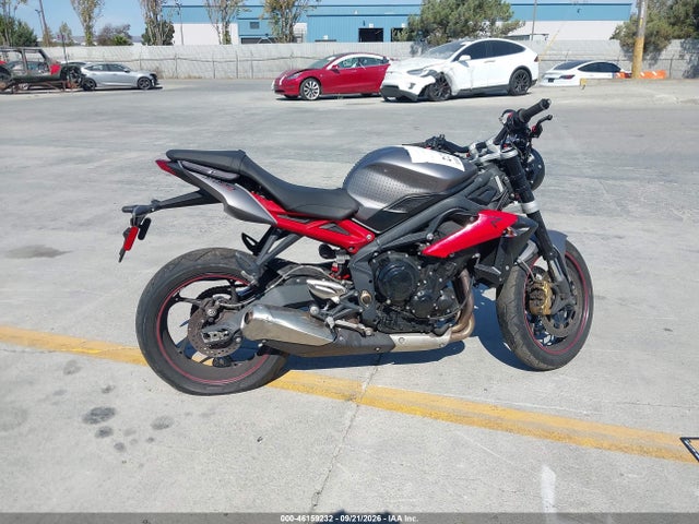 46159232 :رقم المزاد ، SMTL03NE9FT709375 vin ، 2015 Triumph Motorcycle Street Triple R مزاد بيع