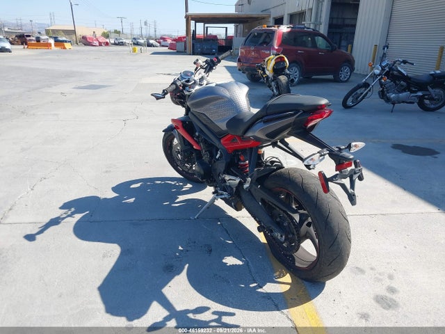 46159232 :رقم المزاد ، SMTL03NE9FT709375 vin ، 2015 Triumph Motorcycle Street Triple R مزاد بيع