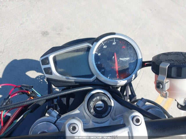 46159232 :رقم المزاد ، SMTL03NE9FT709375 vin ، 2015 Triumph Motorcycle Street Triple R مزاد بيع
