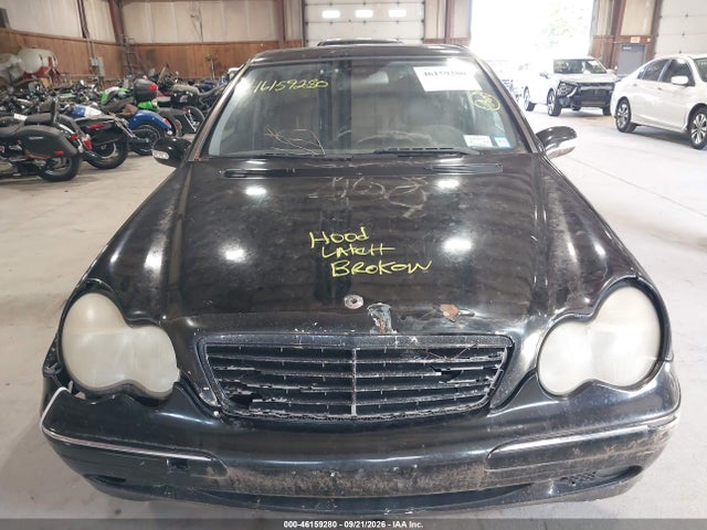 46159280 :رقم المزاد ، WDBRF81J74F517602 vin ، 2004 Mercedes-benz C 240 4matic مزاد بيع