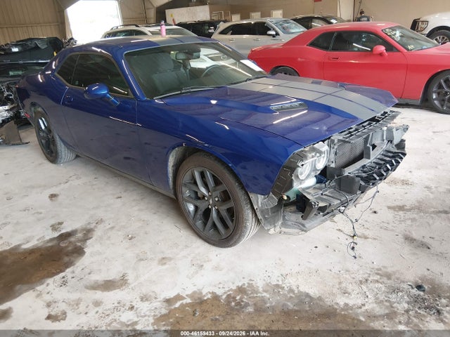 Продаж на аукціоні авто 2022 Dodge Challenger Sxt, vin: 2C3CDZAG5NH151649, номер лоту: 46159433