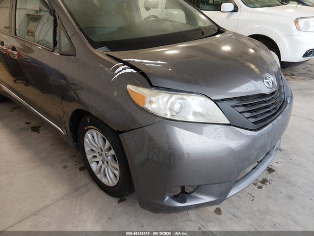 Продаж на аукціоні авто 2015 Toyota Sienna Xle 8 Passenger, vin: 5TDYK3DC4FS552951, номер лоту: 46159479