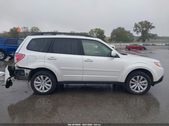 46159508 :رقم المزاد ، JF2SHADC2DH425725 vin ، 2013 Subaru Forester 2.5x Premium مزاد بيع