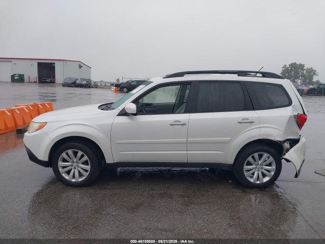 46159508 :رقم المزاد ، JF2SHADC2DH425725 vin ، 2013 Subaru Forester 2.5x Premium مزاد بيع