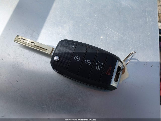 46159804 :رقم المزاد ، 5XYPGDA37HG275610 vin ، 2017 Kia Sorento 2.4l Lx مزاد بيع