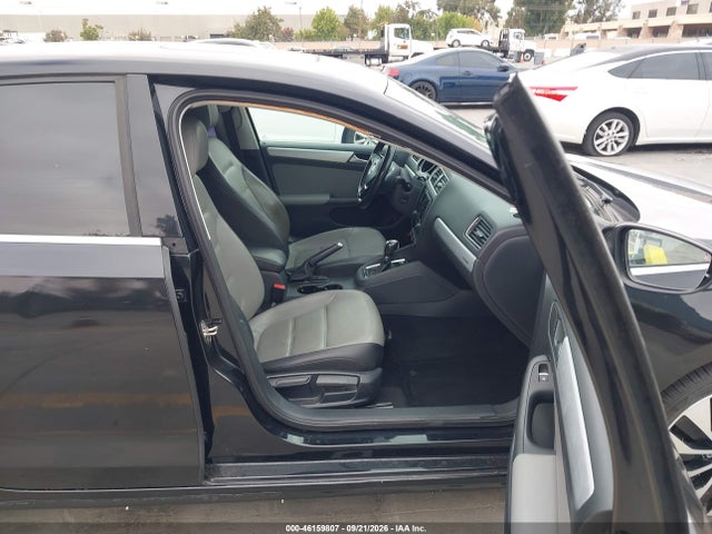 Auction sale of the 2016 Volkswagen Jetta Hybrid Sel Premium, vin: 3VW637AJ1GM227137, lot number: 46159807
