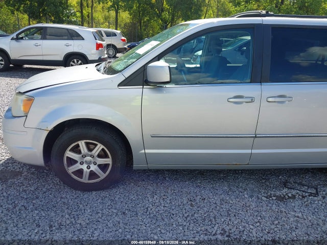 Продажа на аукционе авто 2010 Chrysler Town & Country Touring, vin: 2A4RR5D1XAR468199, номер лота: 46159948