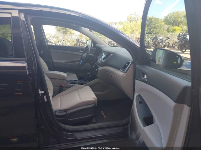 46159993 :رقم المزاد ، KM8J2CA49JU656205 vin ، 2018 Hyundai Tucson Se مزاد بيع