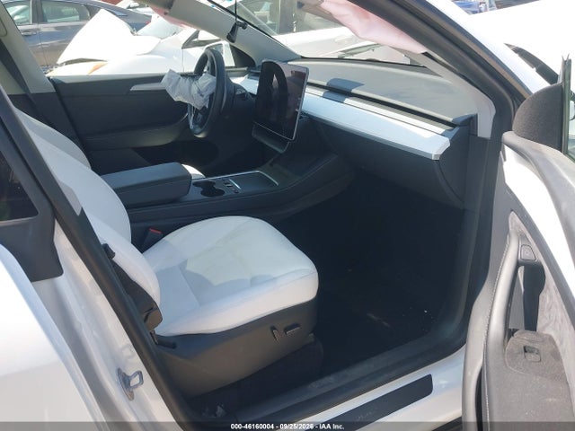 Продажа на аукционе авто 2023 Tesla Model Y Awd/long Range Dual Motor All-wheel Drive, vin: 7SAYGDEE8PA106055, номер лота: 46160004