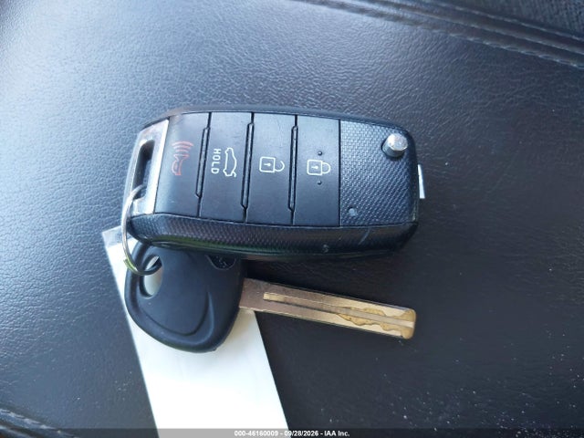 Продаж на аукціоні авто 2015 Kia Optima Lx, vin: KNAGM4A75F5611639, номер лоту: 46160009