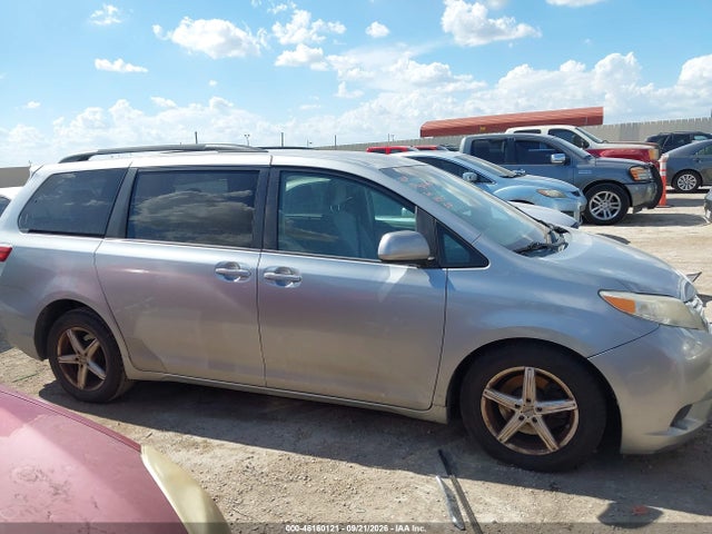 Продажа на аукционе авто 2015 Toyota Sienna Le 8 Passenger, vin: 5TDKK3DC7FS610752, номер лота: 46160121