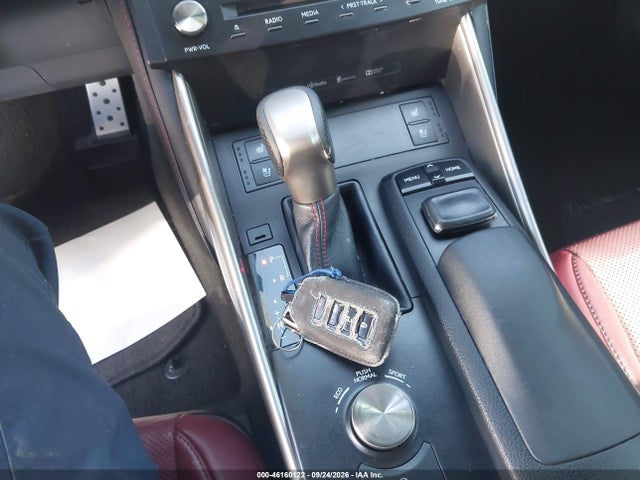 46160122 :رقم المزاد ، JTHBA1D27G5021804 vin ، 2016 Lexus Is 200t مزاد بيع