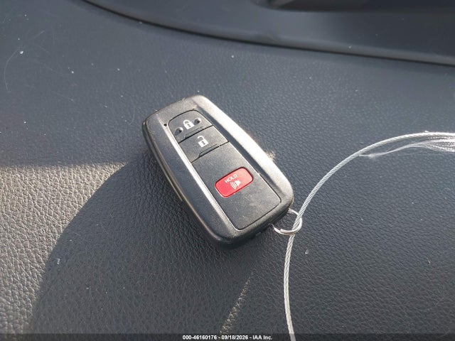 46160176 :رقم المزاد ، JTDKARFU8G3005556 vin ، 2016 Toyota Prius Four Touring مزاد بيع