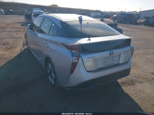 46160176 :رقم المزاد ، JTDKARFU8G3005556 vin ، 2016 Toyota Prius Four Touring مزاد بيع