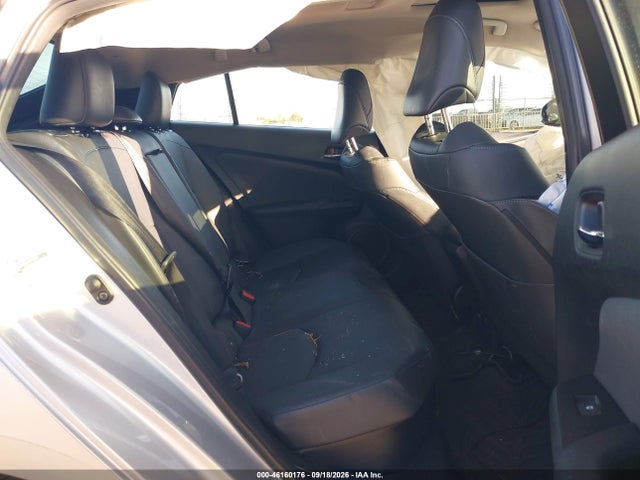 46160176 :رقم المزاد ، JTDKARFU8G3005556 vin ، 2016 Toyota Prius Four Touring مزاد بيع