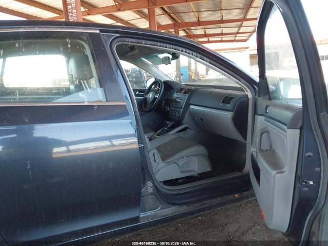 Продажа на аукционе авто 2005 Volkswagen Jetta 2.5, vin: 3VWRF71K65M620464, номер лота: 46160235
