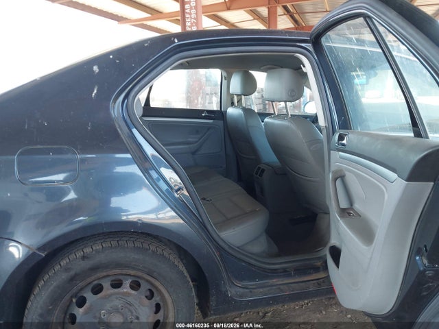 Продажа на аукционе авто 2005 Volkswagen Jetta 2.5, vin: 3VWRF71K65M620464, номер лота: 46160235