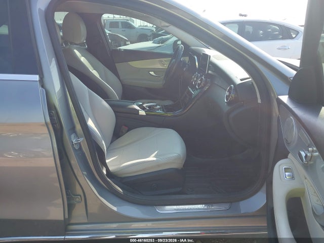 Продаж на аукціоні авто 2015 Mercedes-benz C 300 4matic, vin: 55SWF4KB9FU023994, номер лоту: 46160253