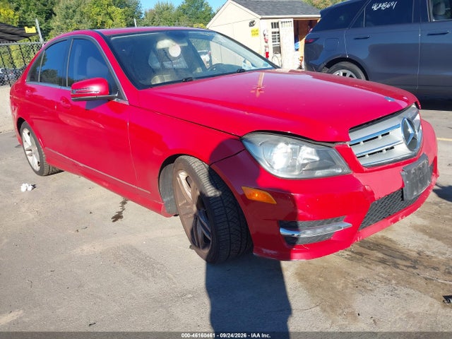 46160461 :رقم المزاد ، WDDGF8AB1DR284032 vin ، 2013 Mercedes-benz C 300 Sport 4matic مزاد بيع