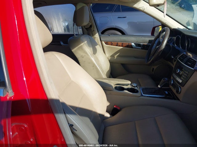 46160461 :رقم المزاد ، WDDGF8AB1DR284032 vin ، 2013 Mercedes-benz C 300 Sport 4matic مزاد بيع