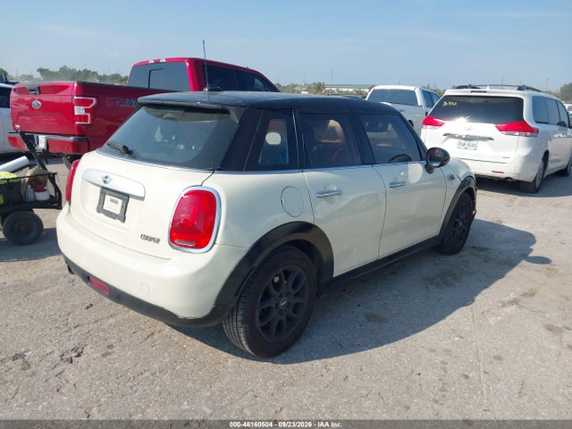 46160504 :رقم المزاد ، WMWXS5C51FT827426 vin ، 2015 Mini Hardtop Cooper مزاد بيع