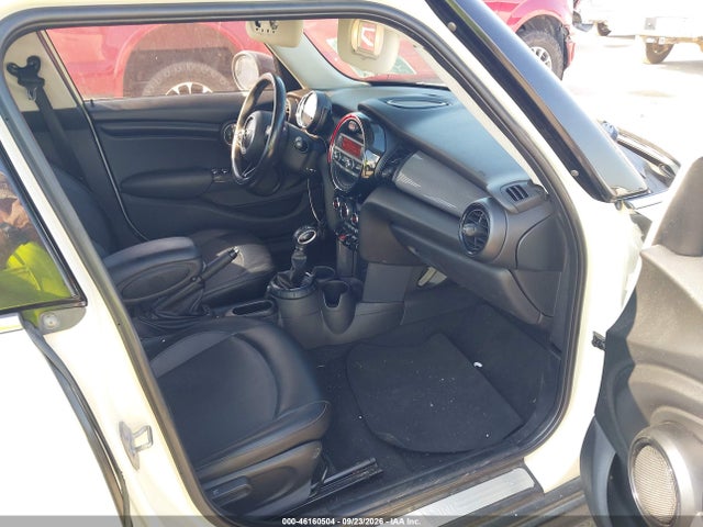 46160504 :رقم المزاد ، WMWXS5C51FT827426 vin ، 2015 Mini Hardtop Cooper مزاد بيع