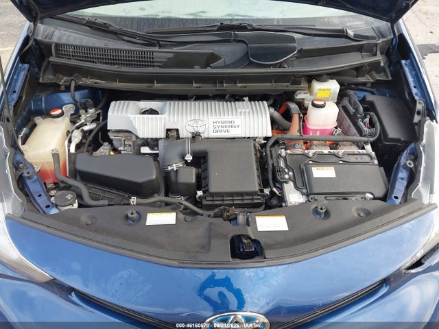 JTDZN3EU7GJ049920 Toyota Prius V Three