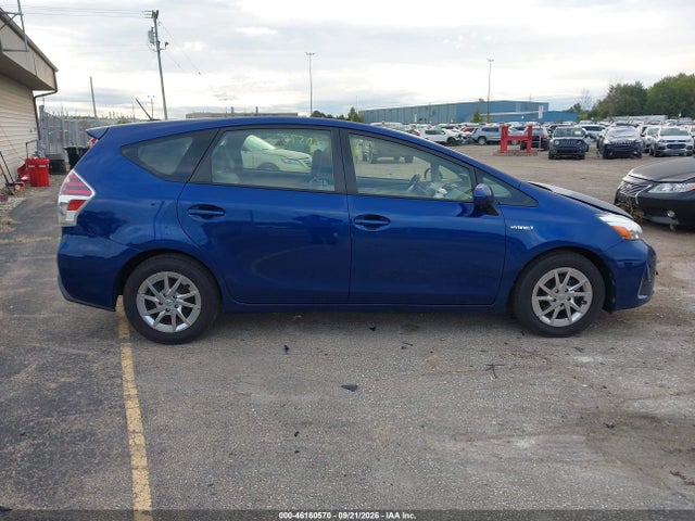 JTDZN3EU7GJ049920 Toyota Prius V Three