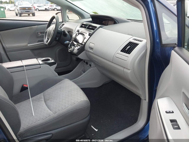 JTDZN3EU7GJ049920 Toyota Prius V Three