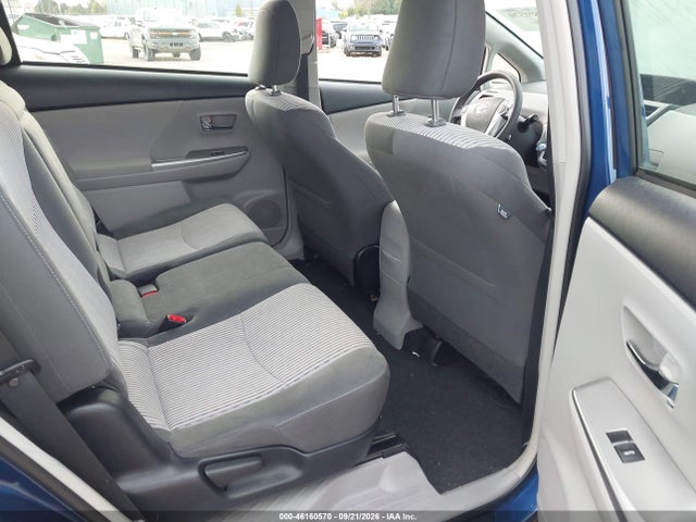 JTDZN3EU7GJ049920 Toyota Prius V Three
