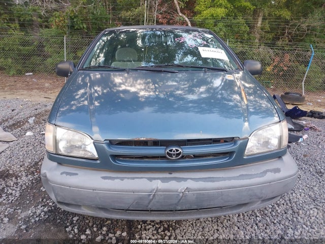 2000 Toyota Sienna Le მანქანა იყიდება აუქციონზე, vin: 4T3ZF13C8YU245377, აუქციონის ნომერი: 46160604