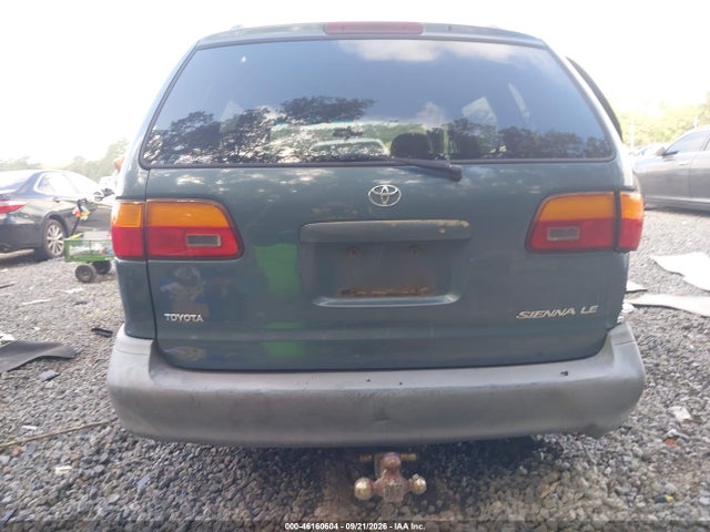2000 Toyota Sienna Le მანქანა იყიდება აუქციონზე, vin: 4T3ZF13C8YU245377, აუქციონის ნომერი: 46160604