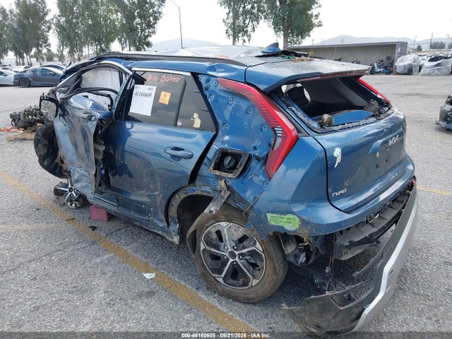 KIA Niro Plug-in Hybrid Ex 2023 KNDCS3LF7P5052747 Image 3
