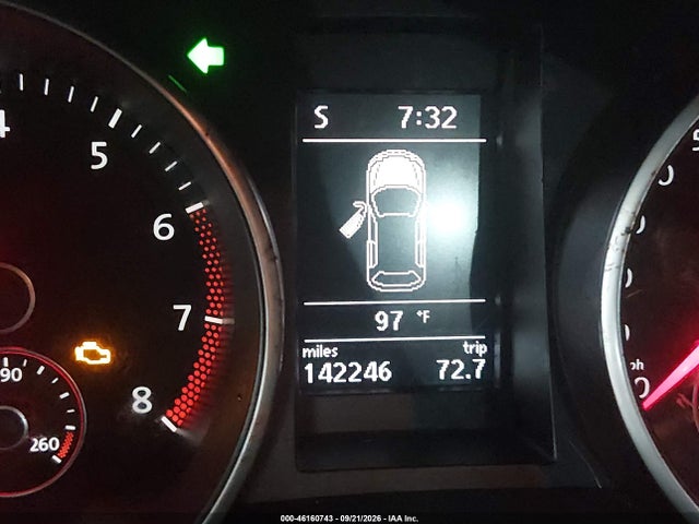 46160743 :رقم المزاد ، WVWAB7AJ8BW137282 vin ، 2011 Volkswagen Golf 2.5l 2-door مزاد بيع