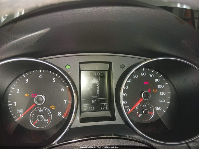 46160743 :رقم المزاد ، WVWAB7AJ8BW137282 vin ، 2011 Volkswagen Golf 2.5l 2-door مزاد بيع