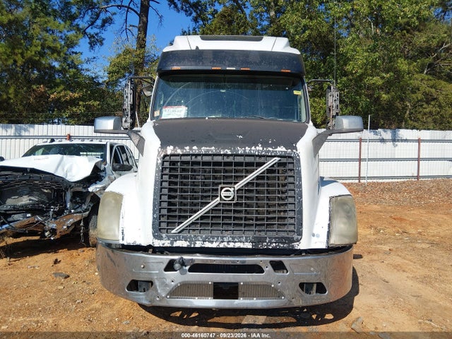 2006 Volvo Vn მანქანა იყიდება აუქციონზე, vin: 4V4NC9TG36N400631, აუქციონის ნომერი: 46160747
