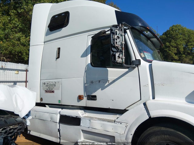 2006 Volvo Vn მანქანა იყიდება აუქციონზე, vin: 4V4NC9TG36N400631, აუქციონის ნომერი: 46160747
