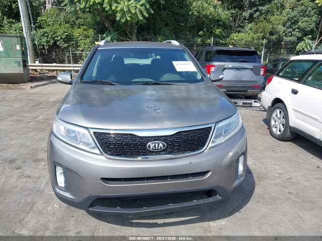 46160877 :رقم المزاد ، 5XYKTCA62FG572579 vin ، 2015 Kia Sorento Lx مزاد بيع