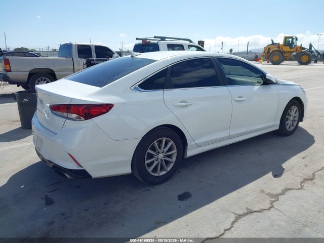 Hyundai SONATA SE 2018 5NPE24AF1JH598288 Image 4