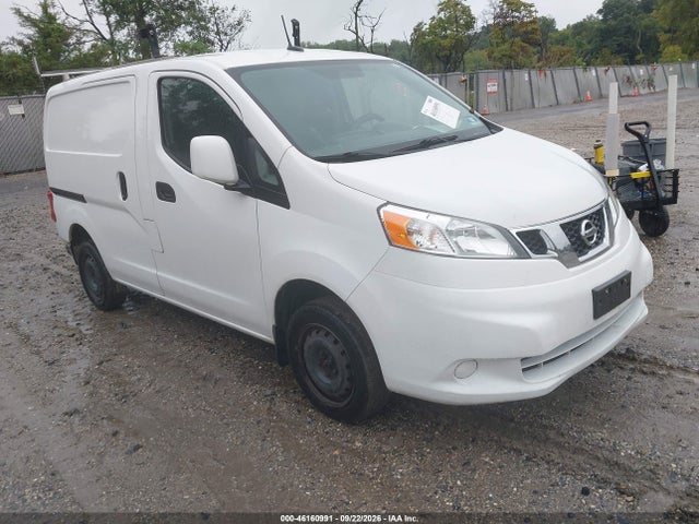 46160991 :رقم المزاد ، 3N6CM0KN3FK695583 vin ، 2015 Nissan Nv200 Sv مزاد بيع