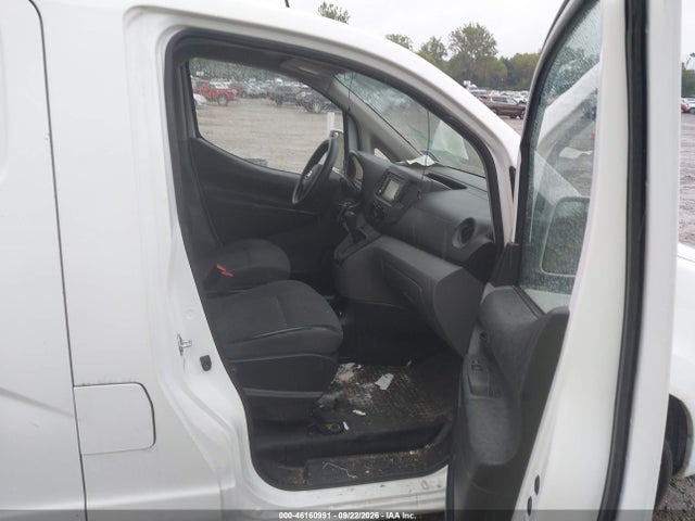 46160991 :رقم المزاد ، 3N6CM0KN3FK695583 vin ، 2015 Nissan Nv200 Sv مزاد بيع