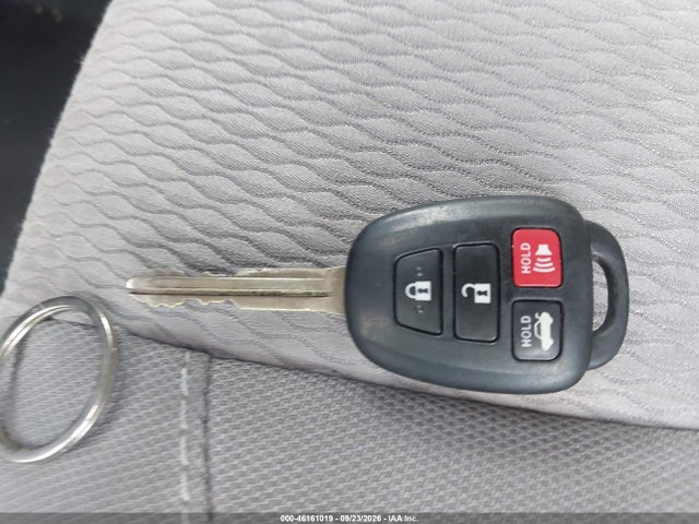 2015 Toyota Corolla Le მანქანა იყიდება აუქციონზე, vin: 2T1BURHEXFC389665, აუქციონის ნომერი: 46161019