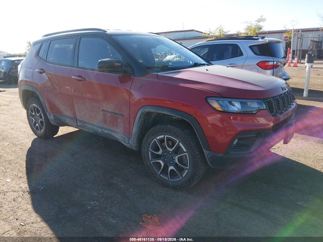 2025 Jeep Compass Trailhawk 4x4 მანქანა იყიდება აუქციონზე, vin: 3C4NJDDN4ST613311, აუქციონის ნომერი: 46161135
