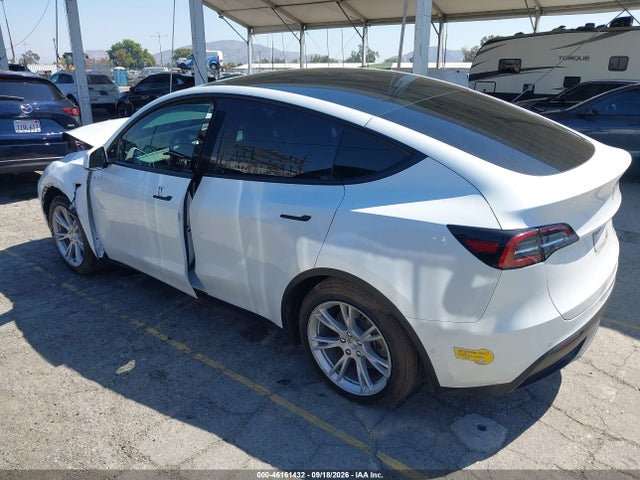 Tesla Model Y Long Range 2022 7SAYGDEE0NF353733 Image 3
