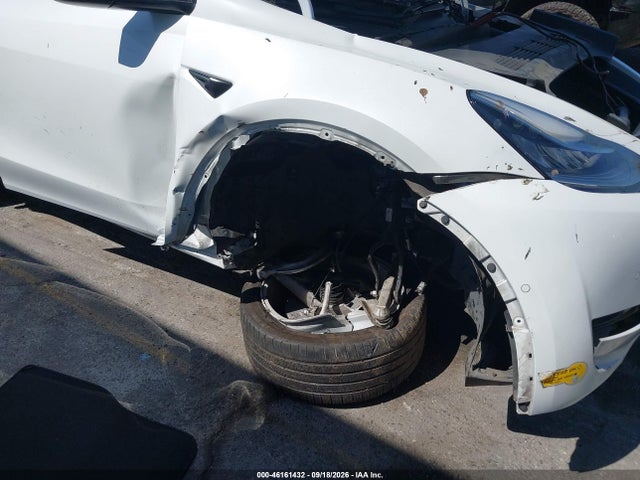 Tesla Model Y Long Range 2022 7SAYGDEE0NF353733 Image 6