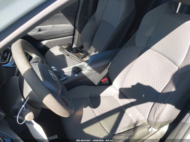 2021 Toyota C-hr Le მანქანა იყიდება აუქციონზე, vin: JTNKHMBX1M1100042, აუქციონის ნომერი: 46161547