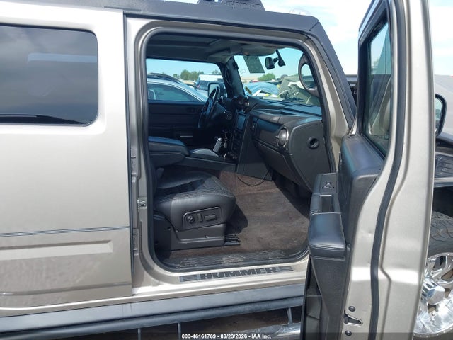 2005 Hummer H2 Sut მანქანა იყიდება აუქციონზე, vin: 5GRGN22U05H128242, აუქციონის ნომერი: 46161769