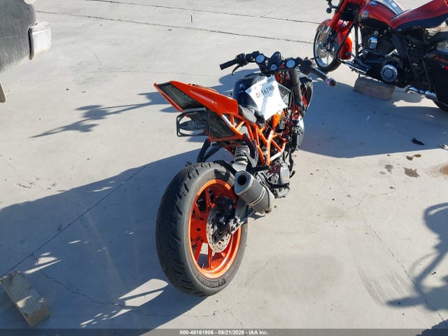 KTM 390 Duke 2017 MD2JYJ408HC270790 Image 4