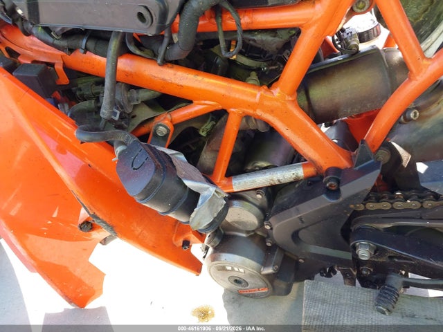 KTM 390 Duke 2017 MD2JYJ408HC270790 Image 9