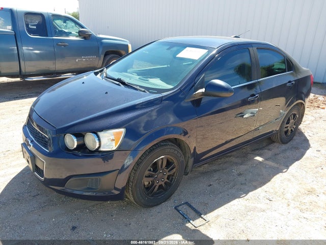 Chevrolet SONIC LT 2015 1G1JC5SH5F4215525 Image 2